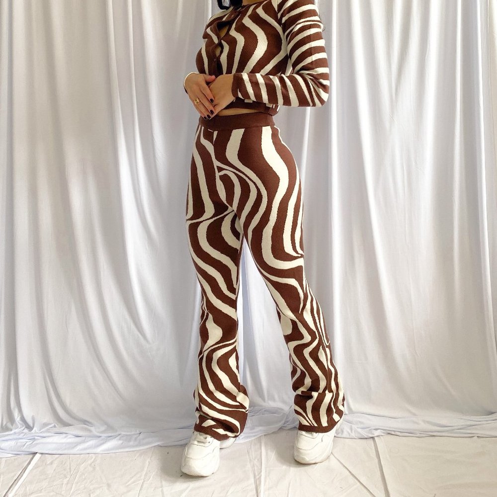 Bailey Rose Tobi BNWT light weight 2 pc Pants  & Cardigan Sweater Size Small